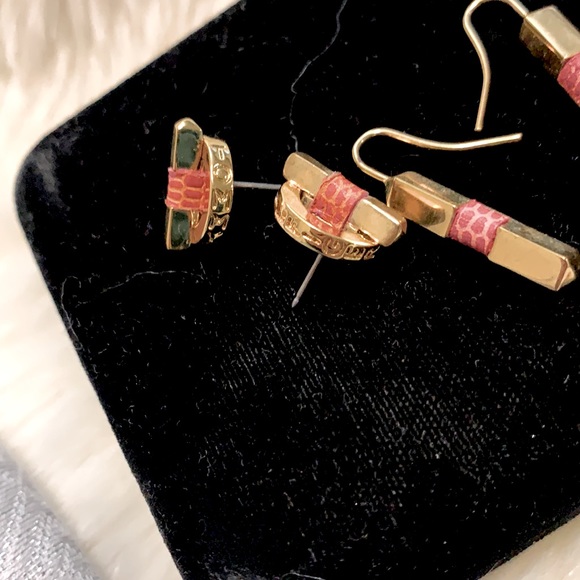 Vintage Tommy Hilfiger 2pc Matching Golden Post & Circle Earrings Jewelry Set - Picture 7 of 16